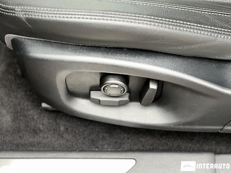 2019 Jaguar E-Pace — Miniatură 21
