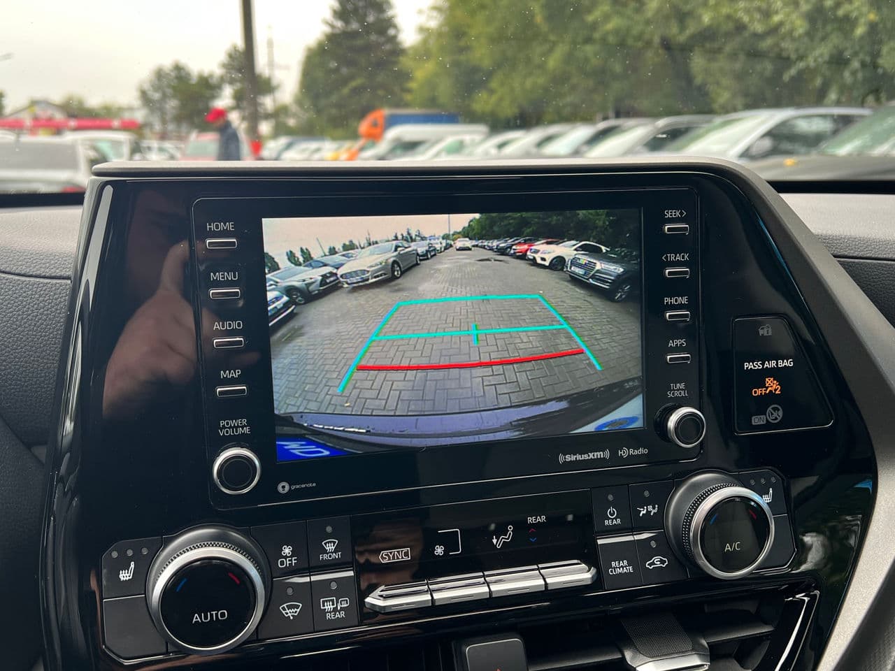 2020 Toyota Highlander — Miniatură 13