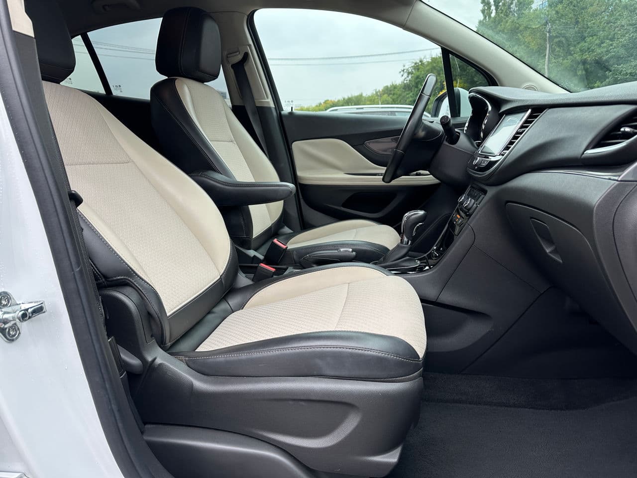 2019 Buick Encore — Miniatură 14