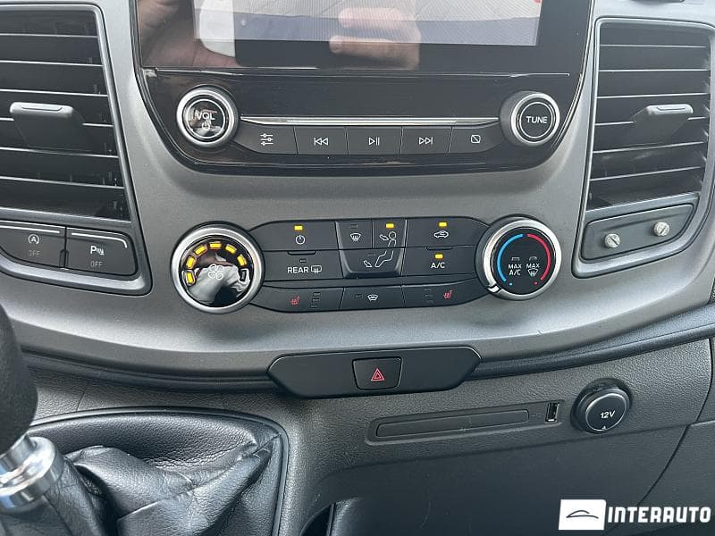 2018 Ford Transit — Miniatură 10