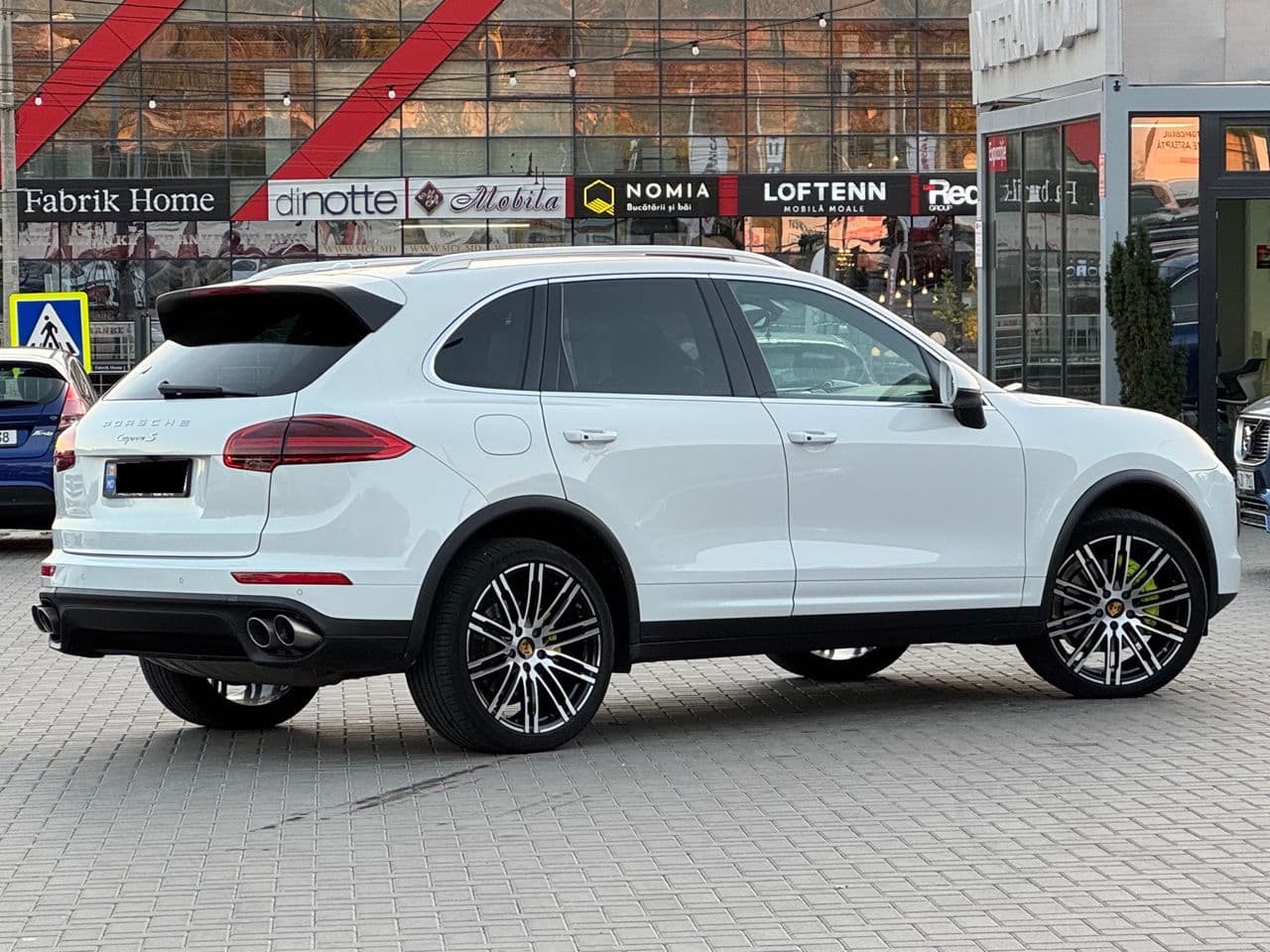 2016 Porsche Cayenne S Hybrid — Miniatură 3