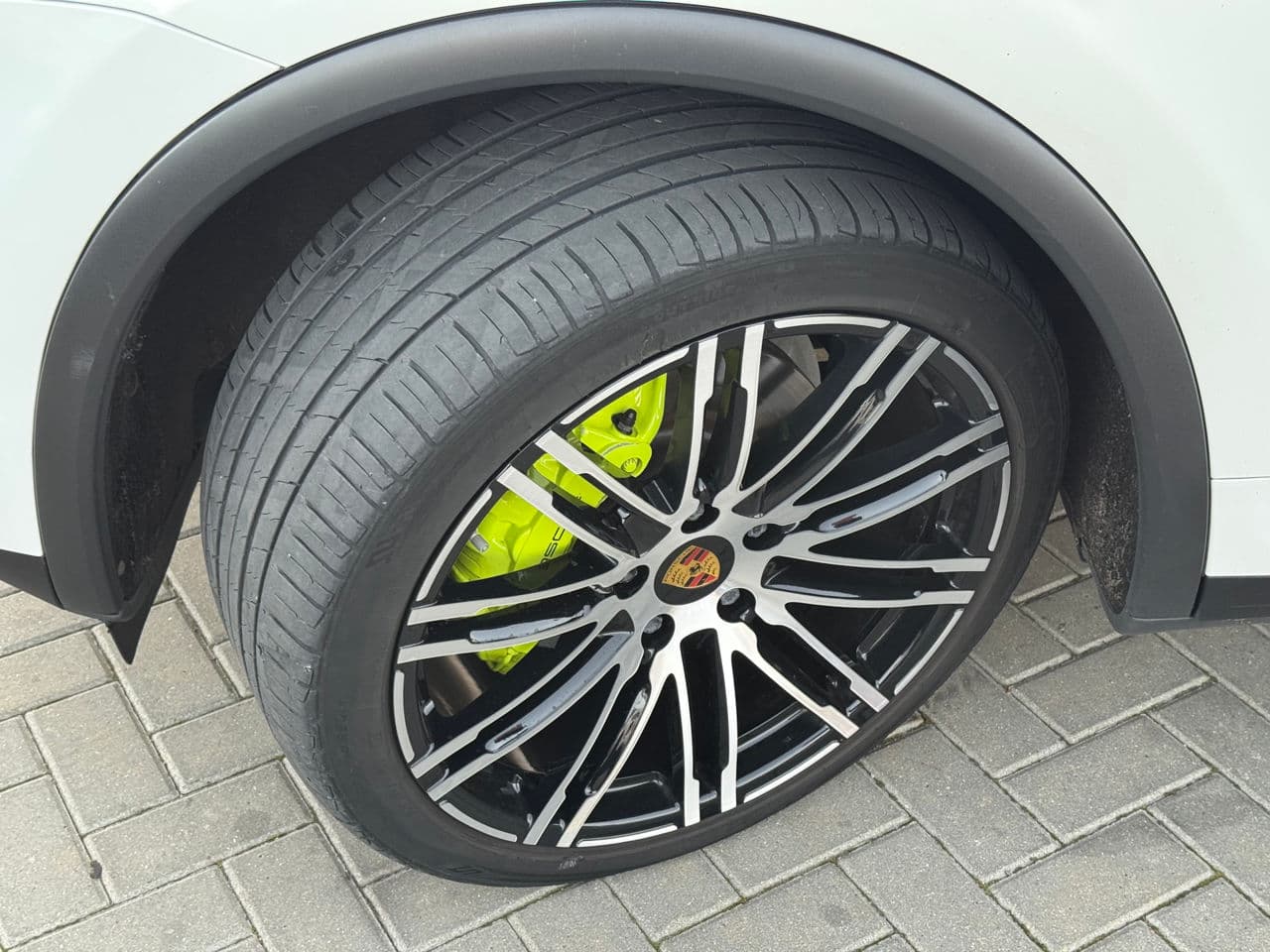 2016 Porsche Cayenne S Hybrid — Miniatură 24