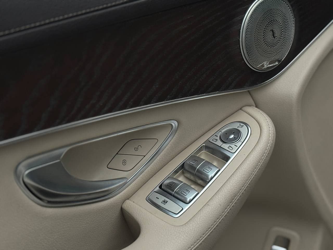 2018 Mercedes GLC 220d — Miniatură 17