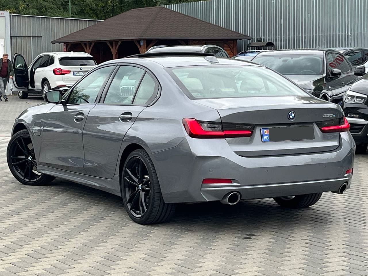 BMW 330E 2022 — Миниатюра 4