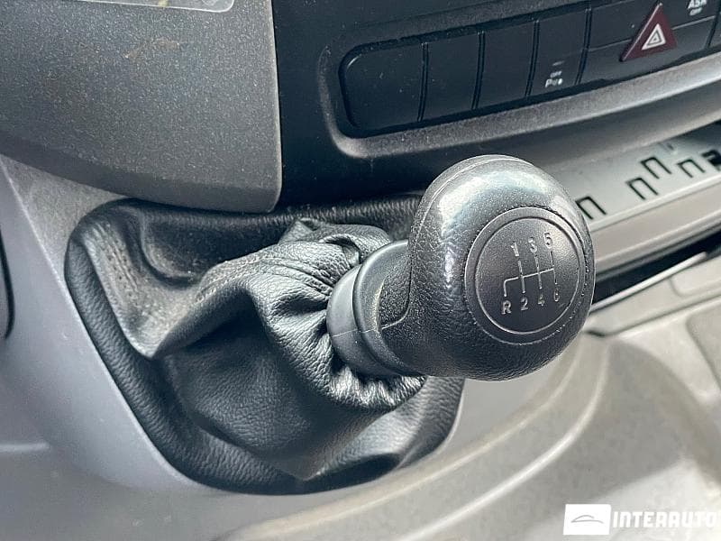 2017 Mercedes Sprinter — Miniatură 15