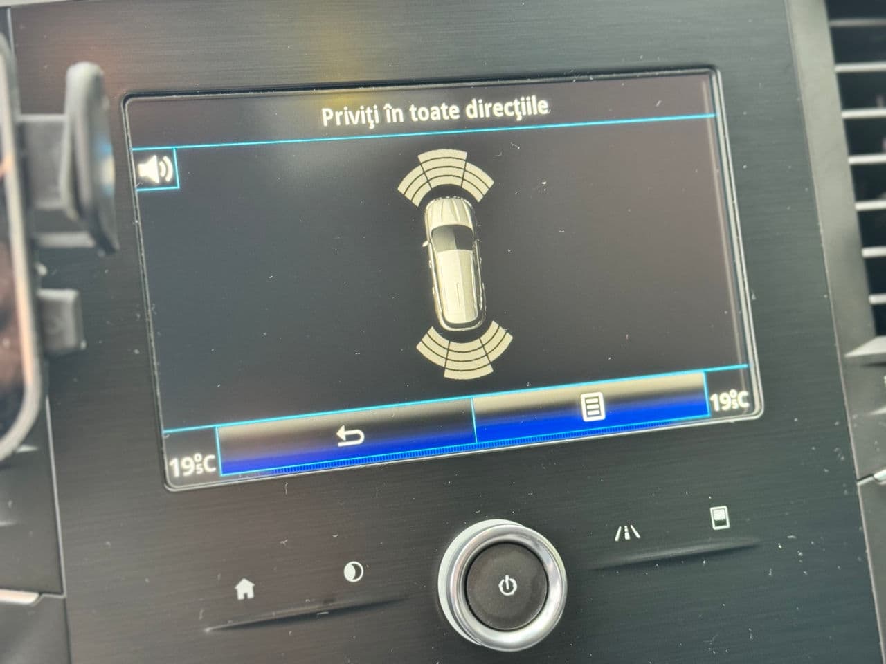 2019 Renault Megane — Miniatură 12