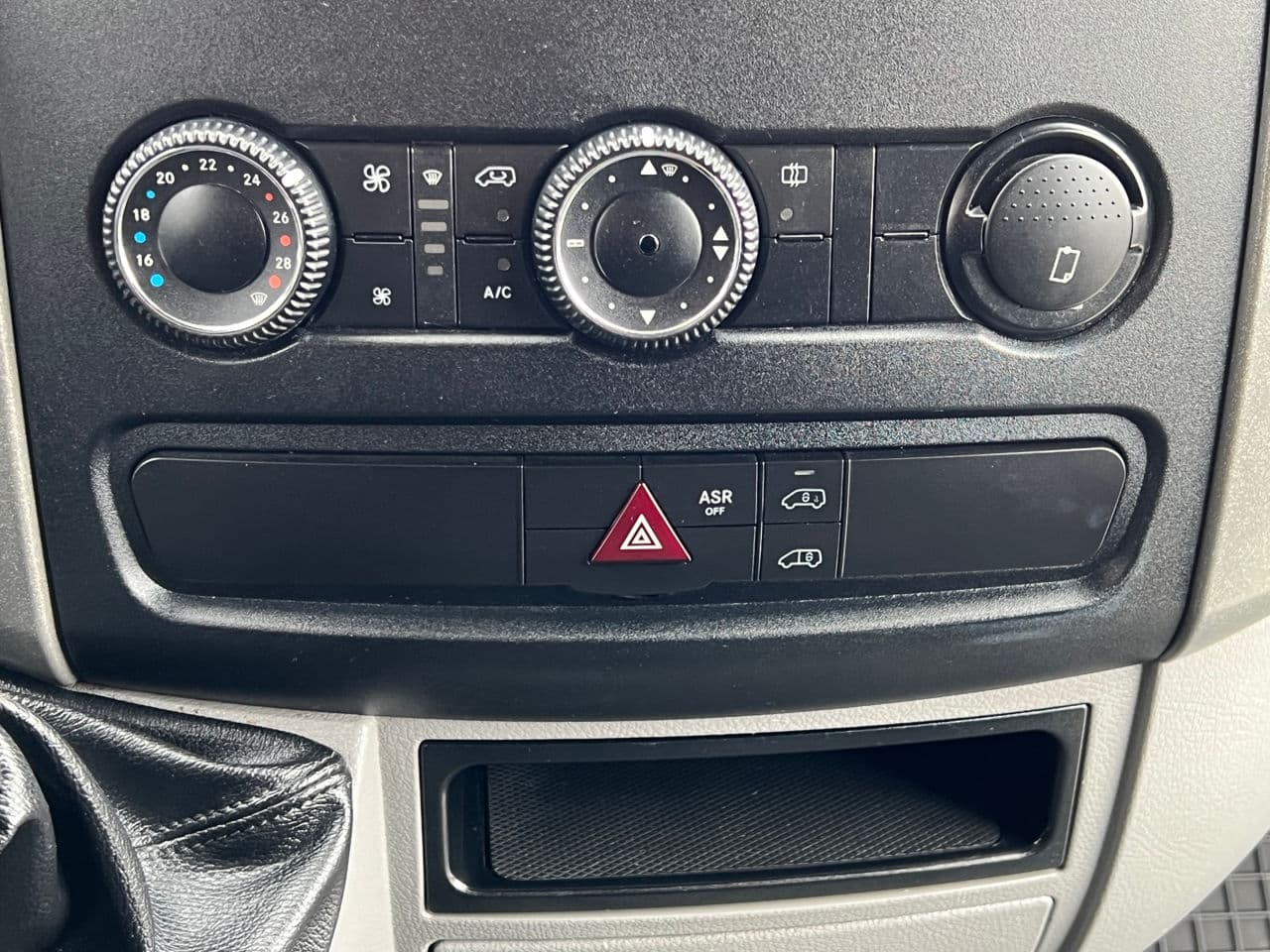2015 Mercedes Sprinter — Miniatură 9