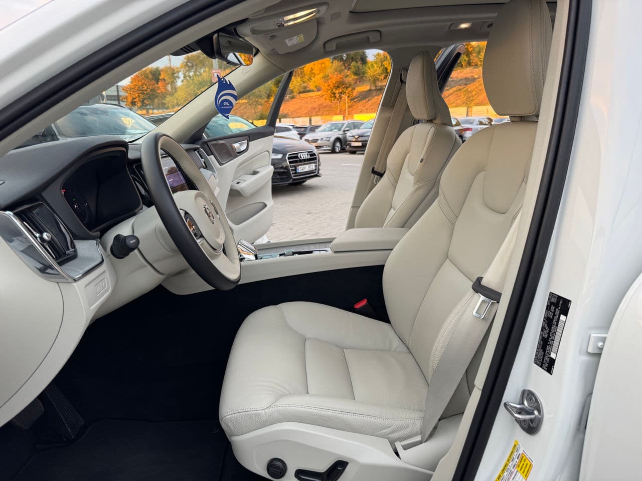 Volvo XC 60 2023 — Миниатюра 5