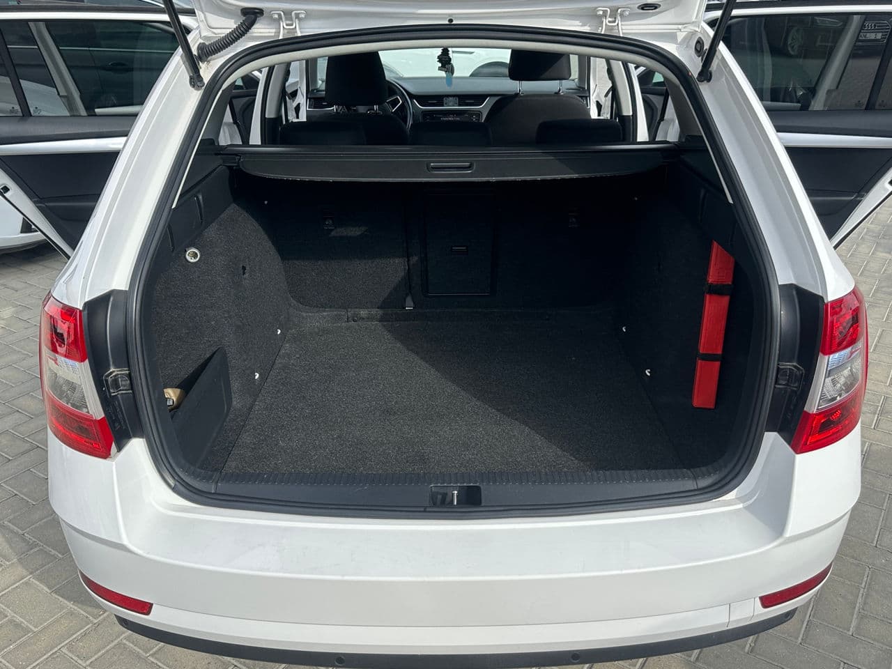 2018 Skoda Octavia — Miniatură 21