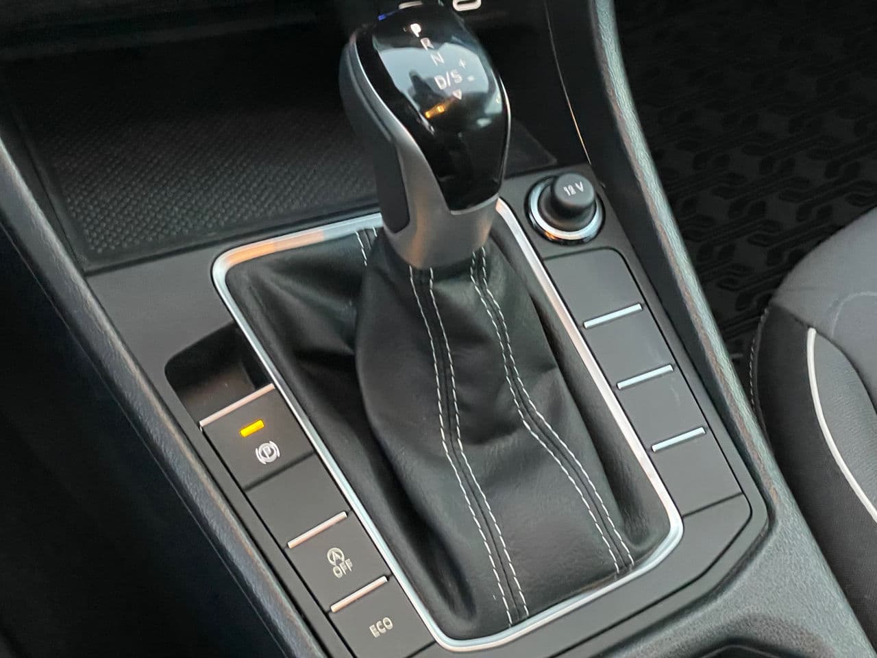 2025 Volkswagen Jetta — Miniatură 13