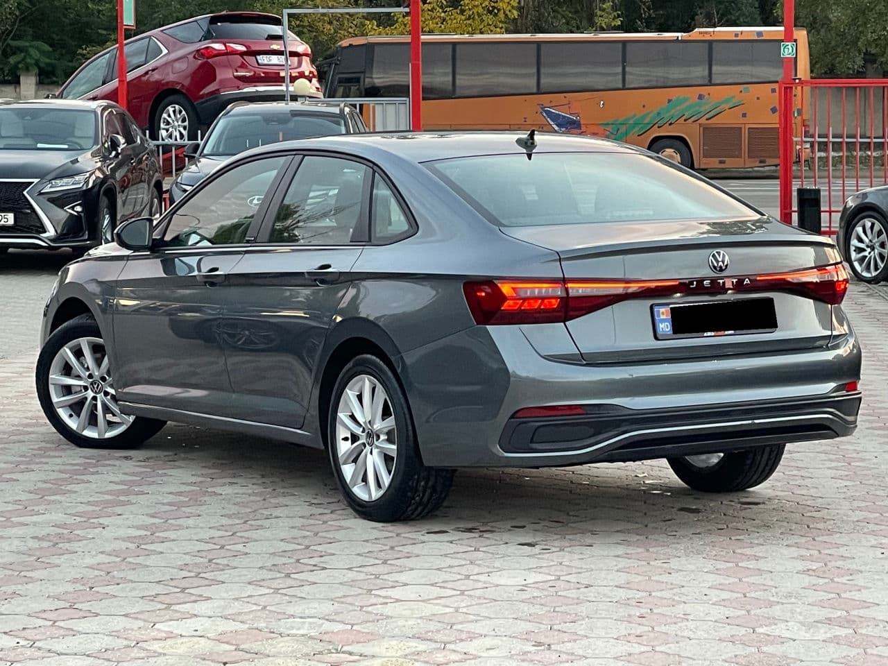 2025 Volkswagen Jetta — Miniatură 2