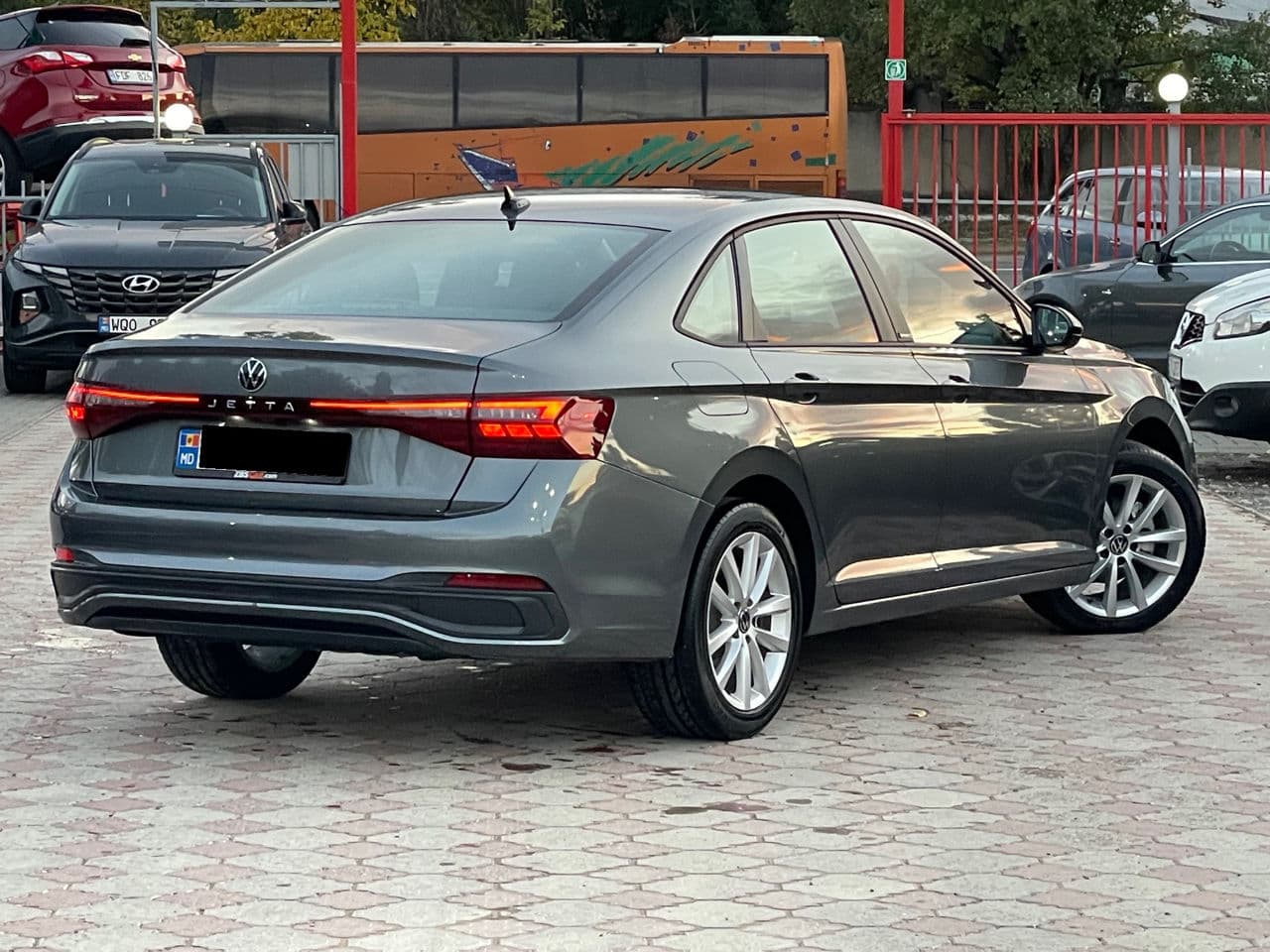 2025 Volkswagen Jetta — Miniatură 3