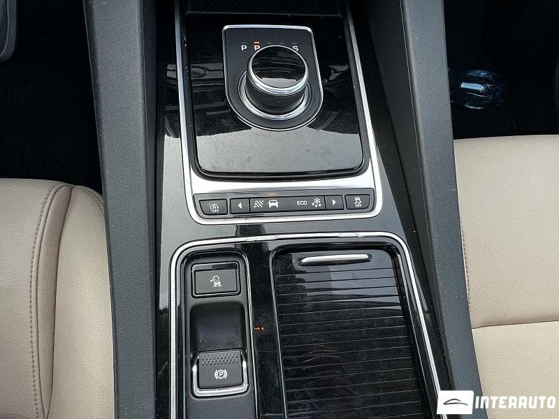 2017 Jaguar F-Pace — Miniatură 12