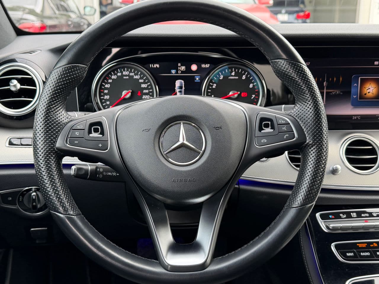 2018 Mercedes E 200 — Miniatură 13