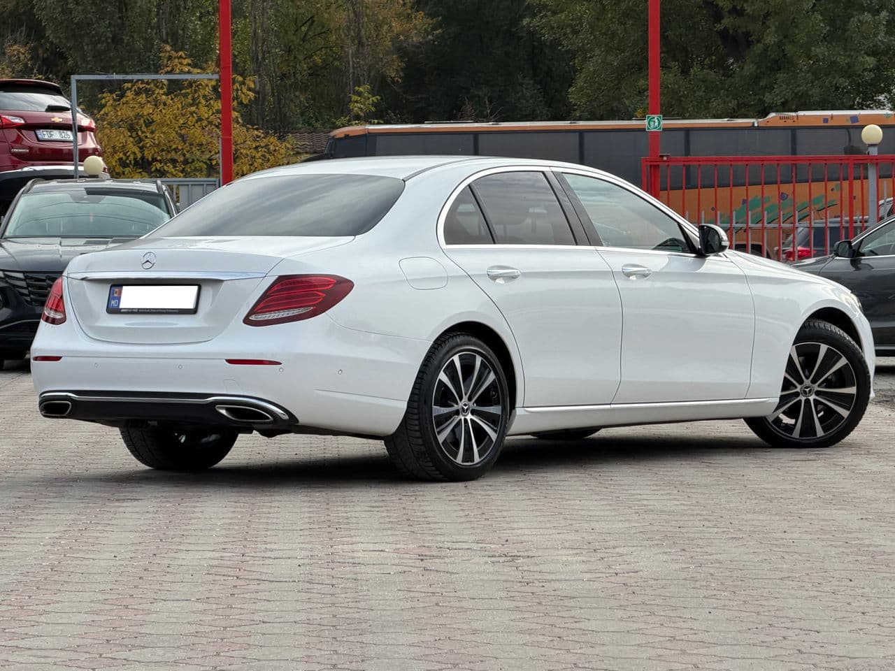 2018 Mercedes E 200 — Miniatură 3