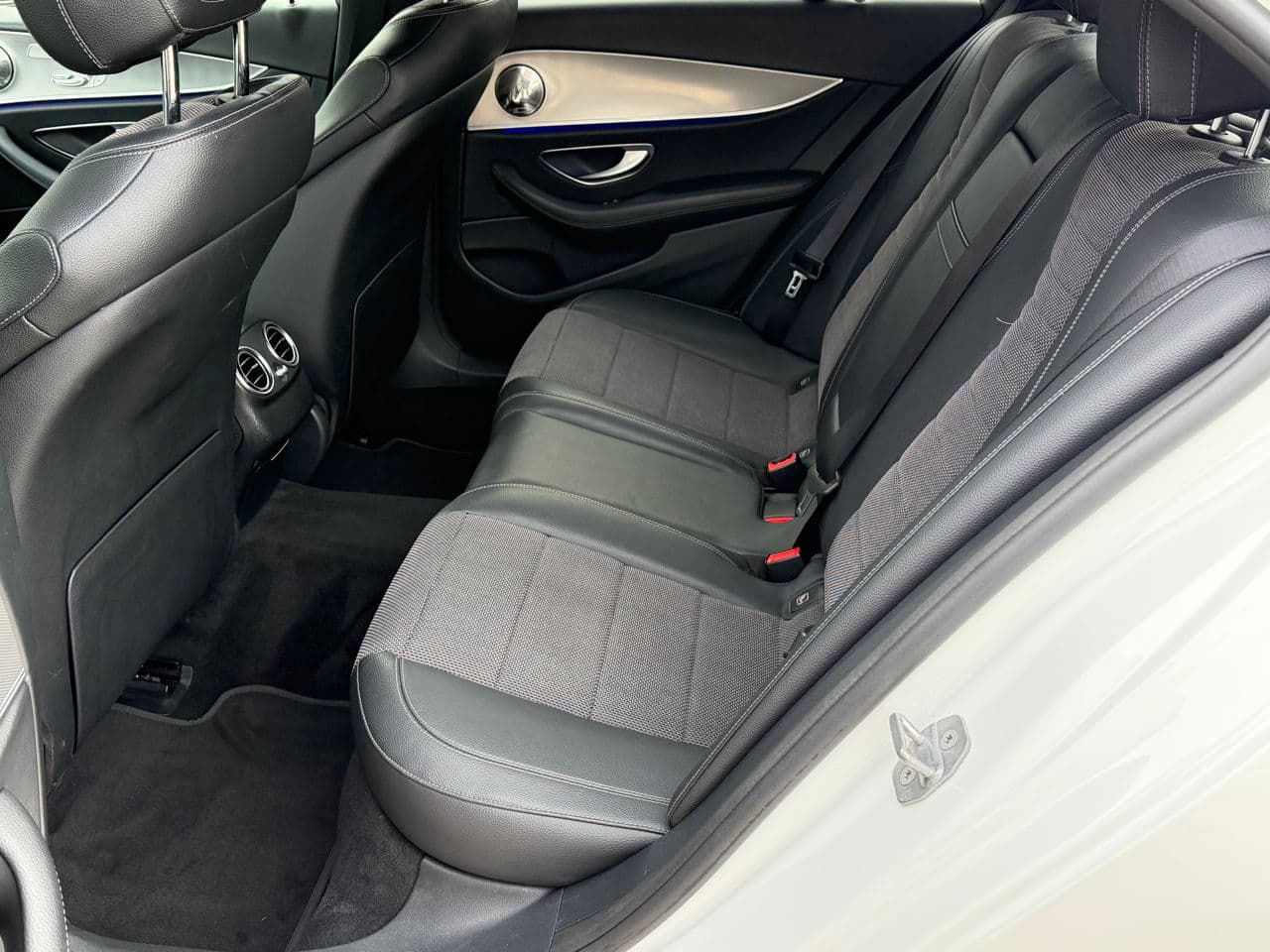 2018 Mercedes E 200 — Miniatură 20