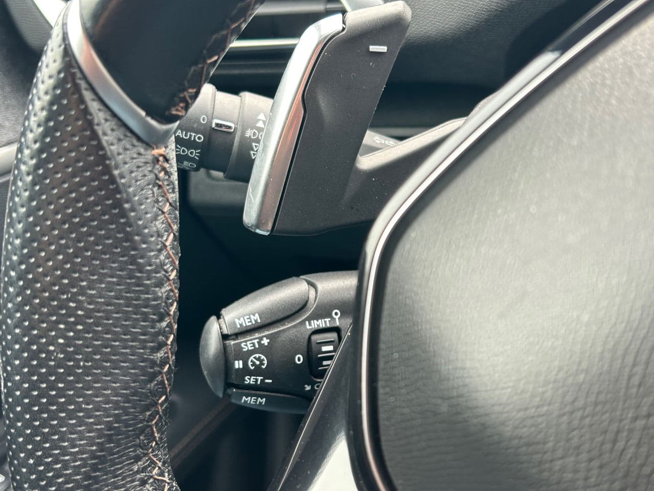 2020 Peugeot 3008 — Miniatură 9