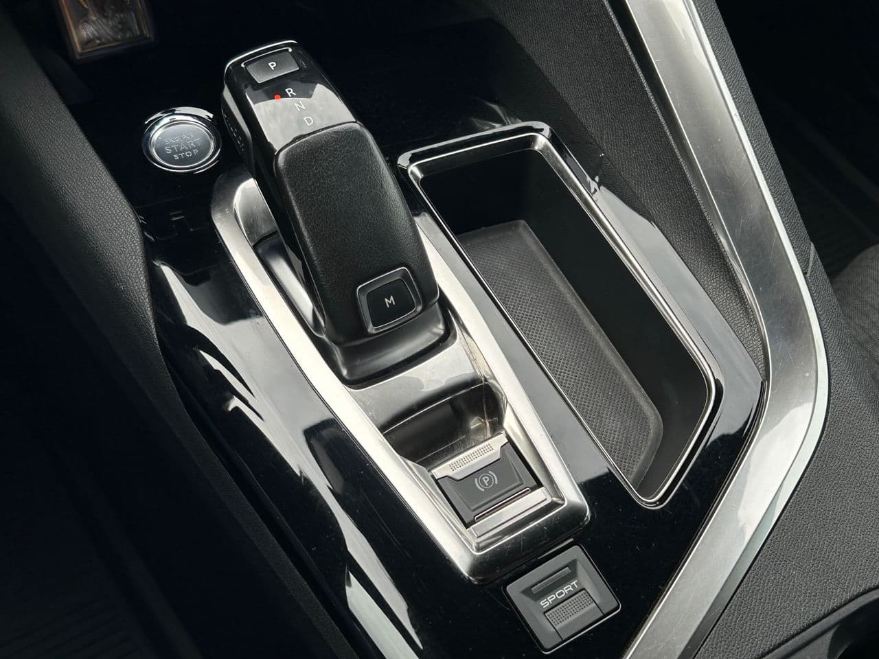 2020 Peugeot 3008 — Miniatură 14