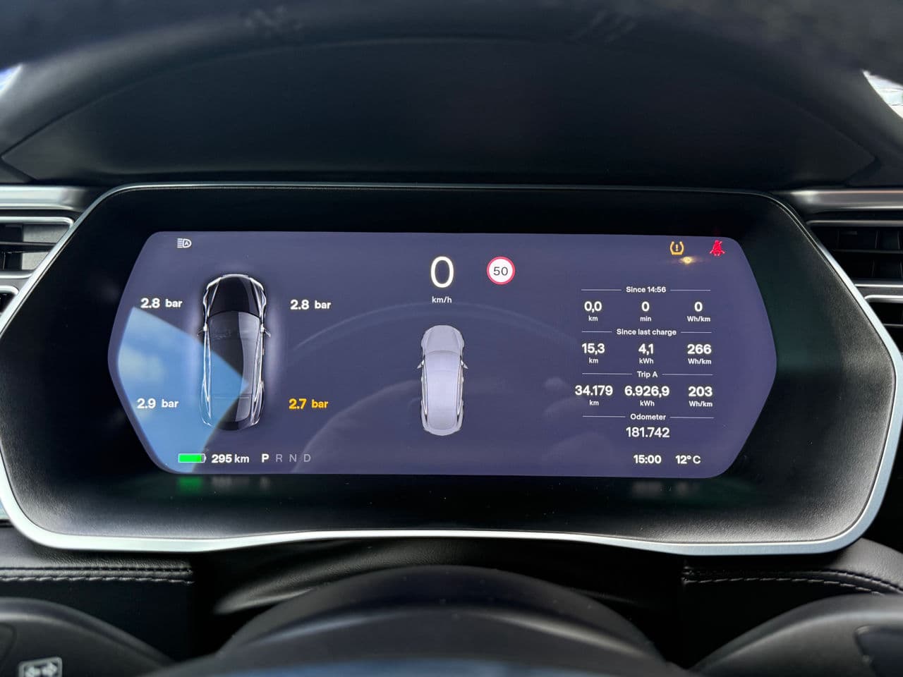 Tesla Model S 2018 — Миниатюра 10