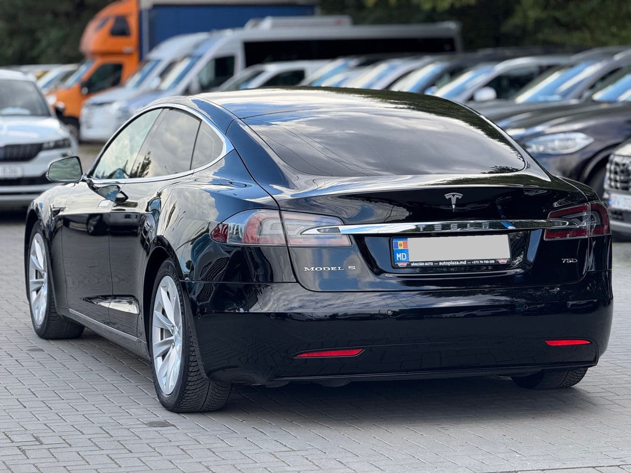 Tesla Model S 2018 — Миниатюра 4