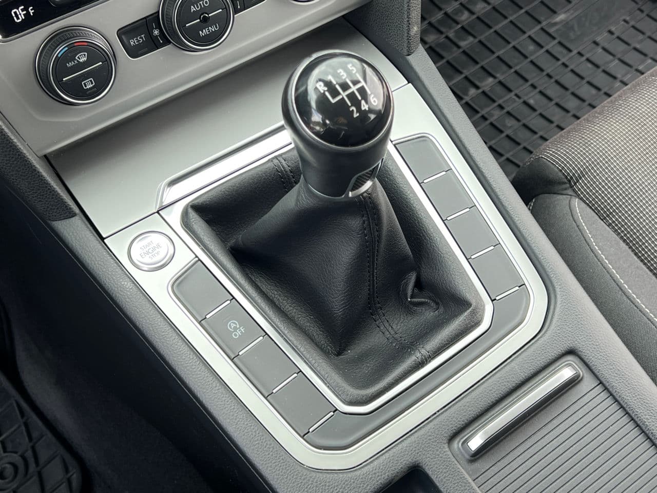 2018 Volkswagen Passat — Miniatură 11