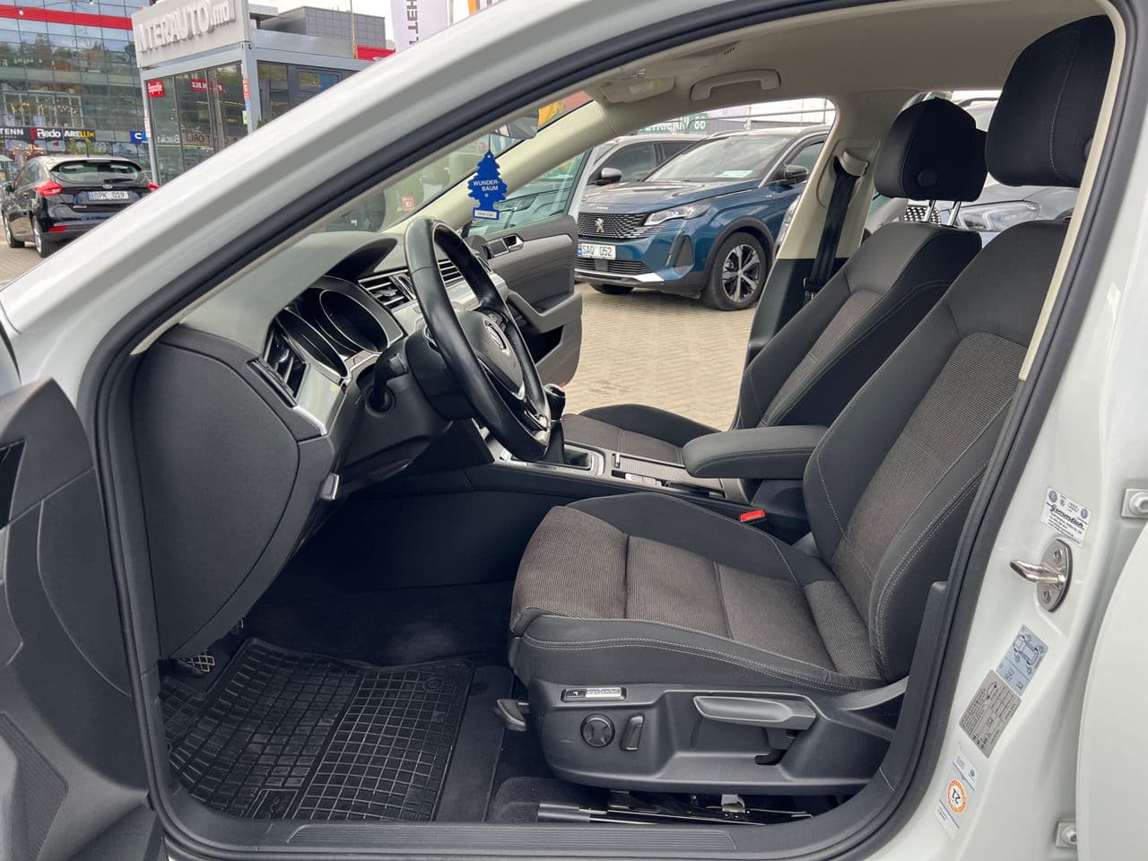 2018 Volkswagen Passat — Miniatură 5