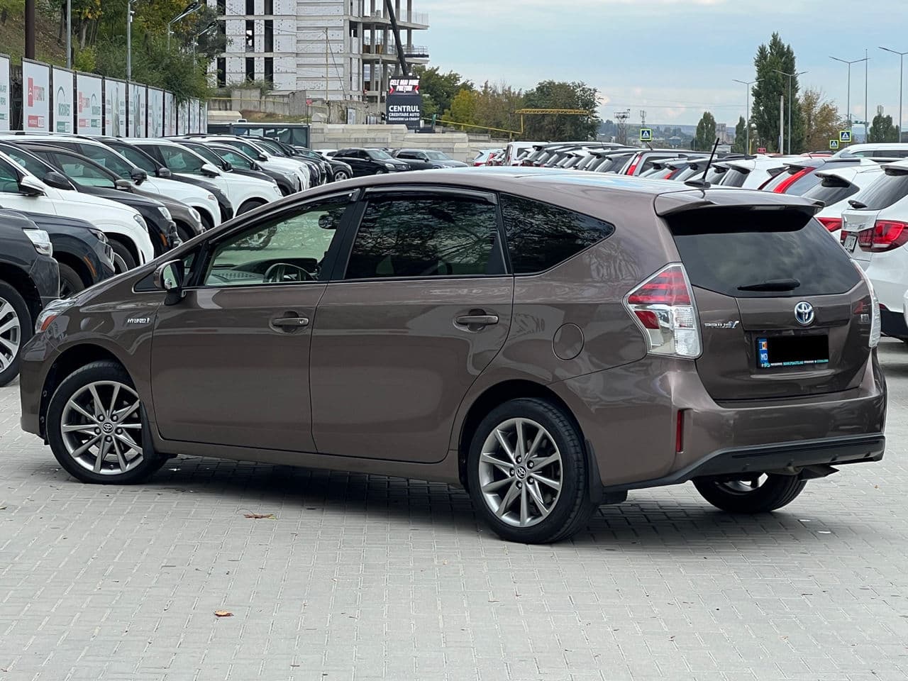 Toyota Prius Plus / V 2016 — Миниатюра 4