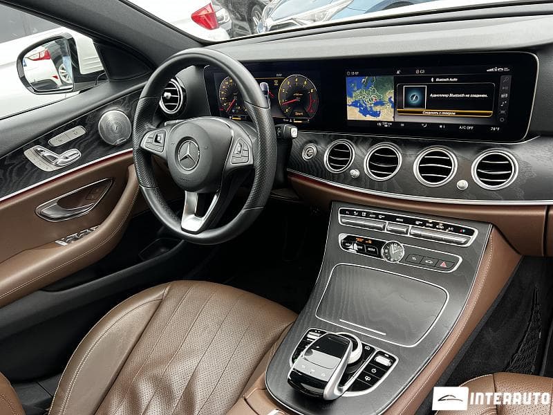 2017 Mercedes E 300 — Miniatură 17