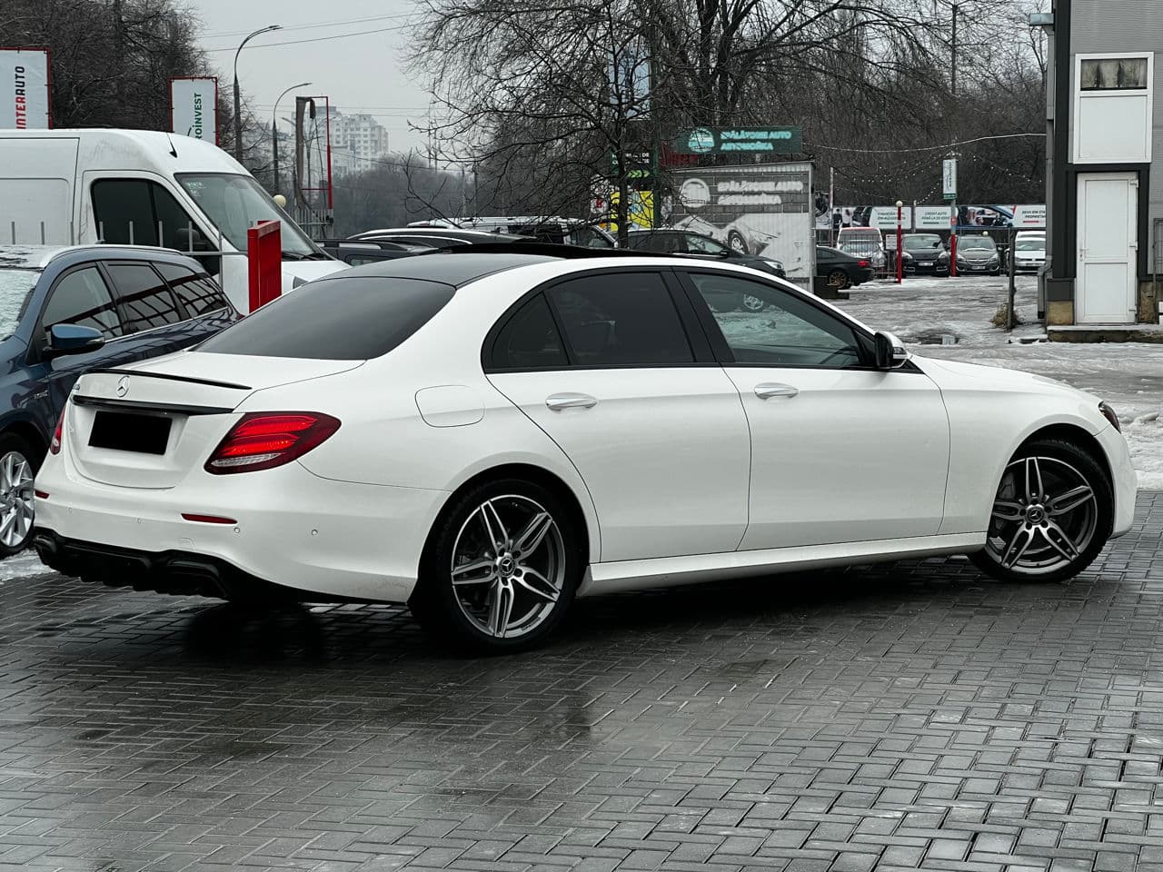 2017 Mercedes E 300 — Miniatură 3
