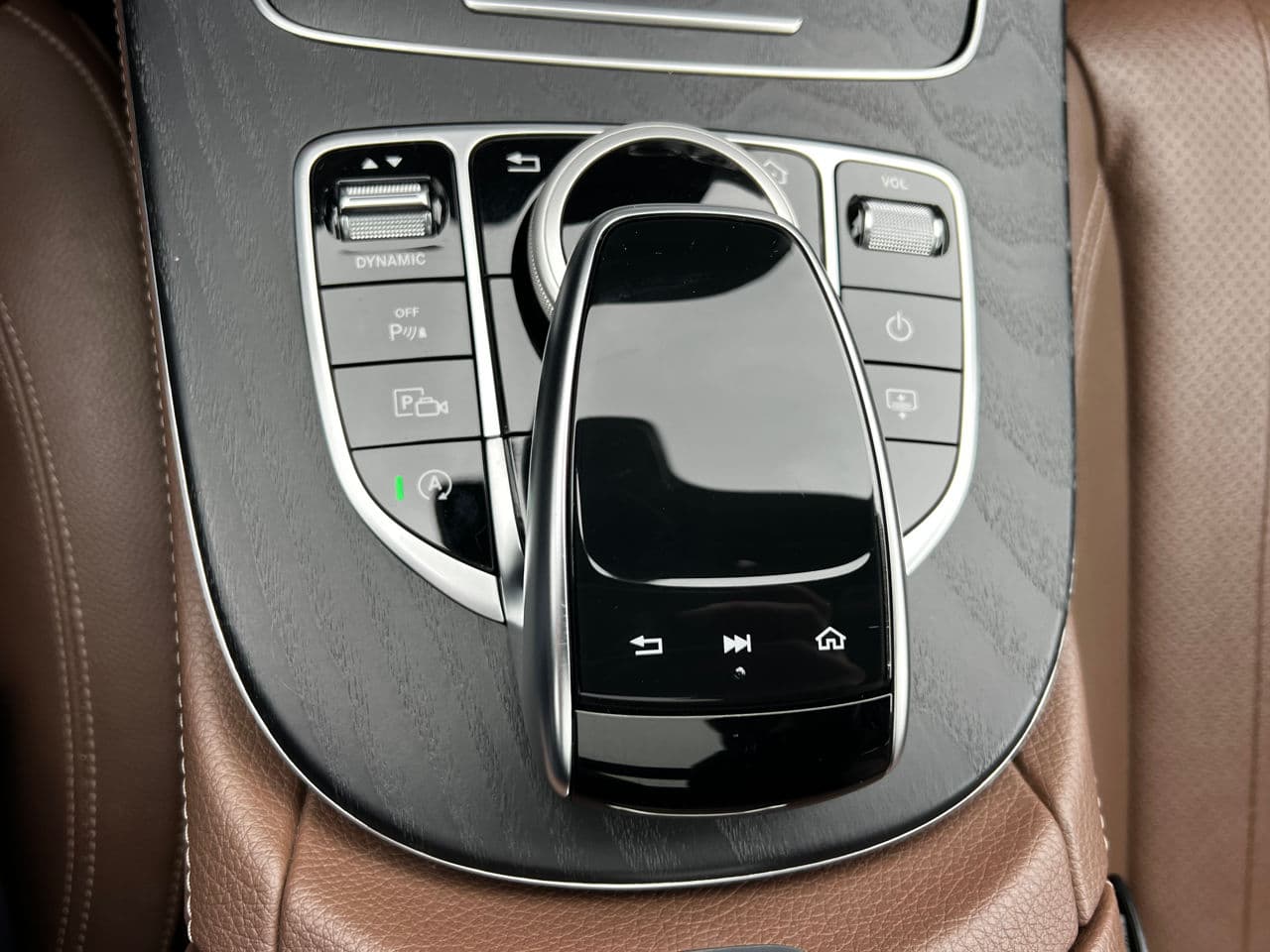 2017 Mercedes E 300 — Miniatură 13