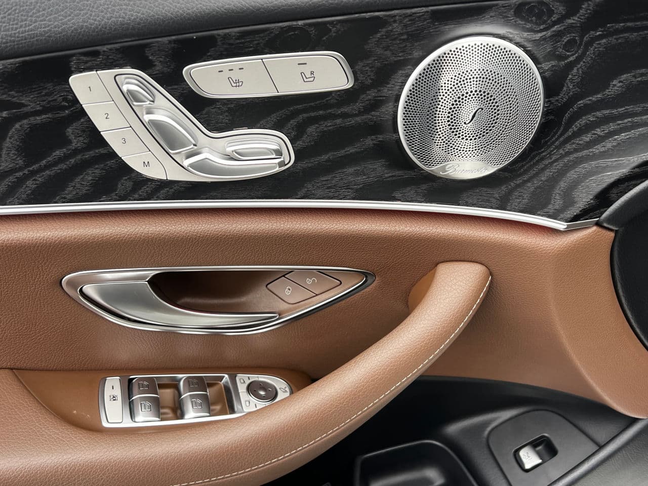 2017 Mercedes E 300 — Miniatură 15