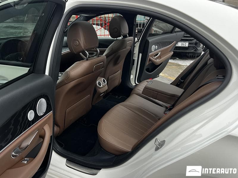2017 Mercedes E 300 — Miniatură 19