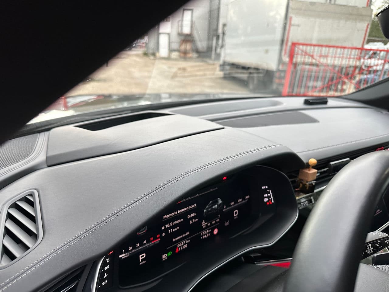 Audi Q8 2022 — Миниатюра 10