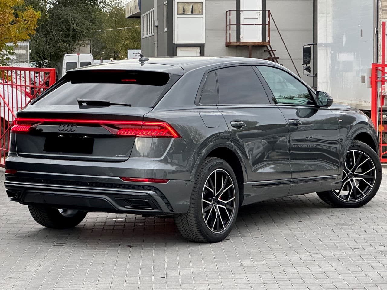 Audi Q8 2022 — Миниатюра 4