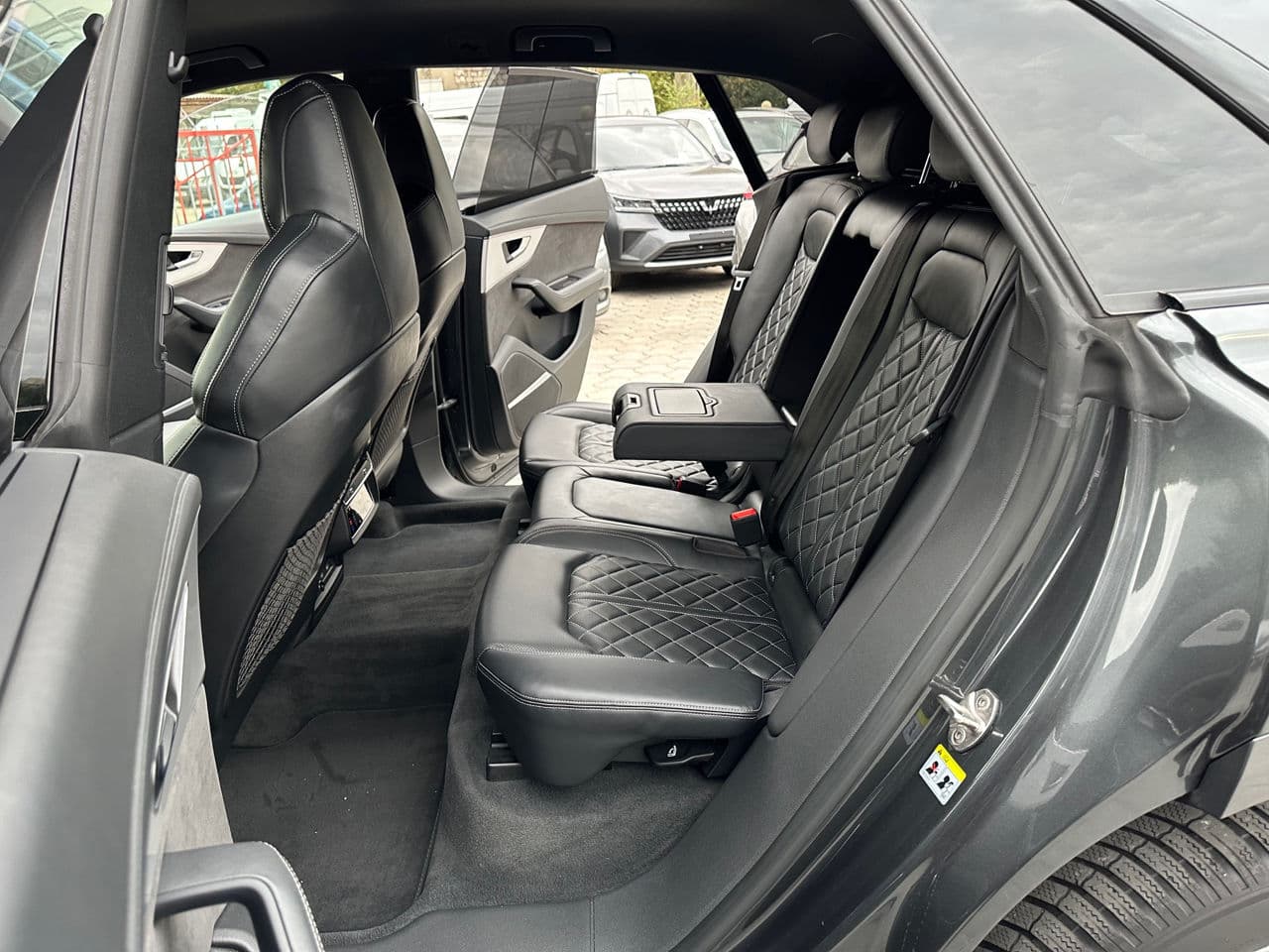 Audi Q8 2022 — Миниатюра 7
