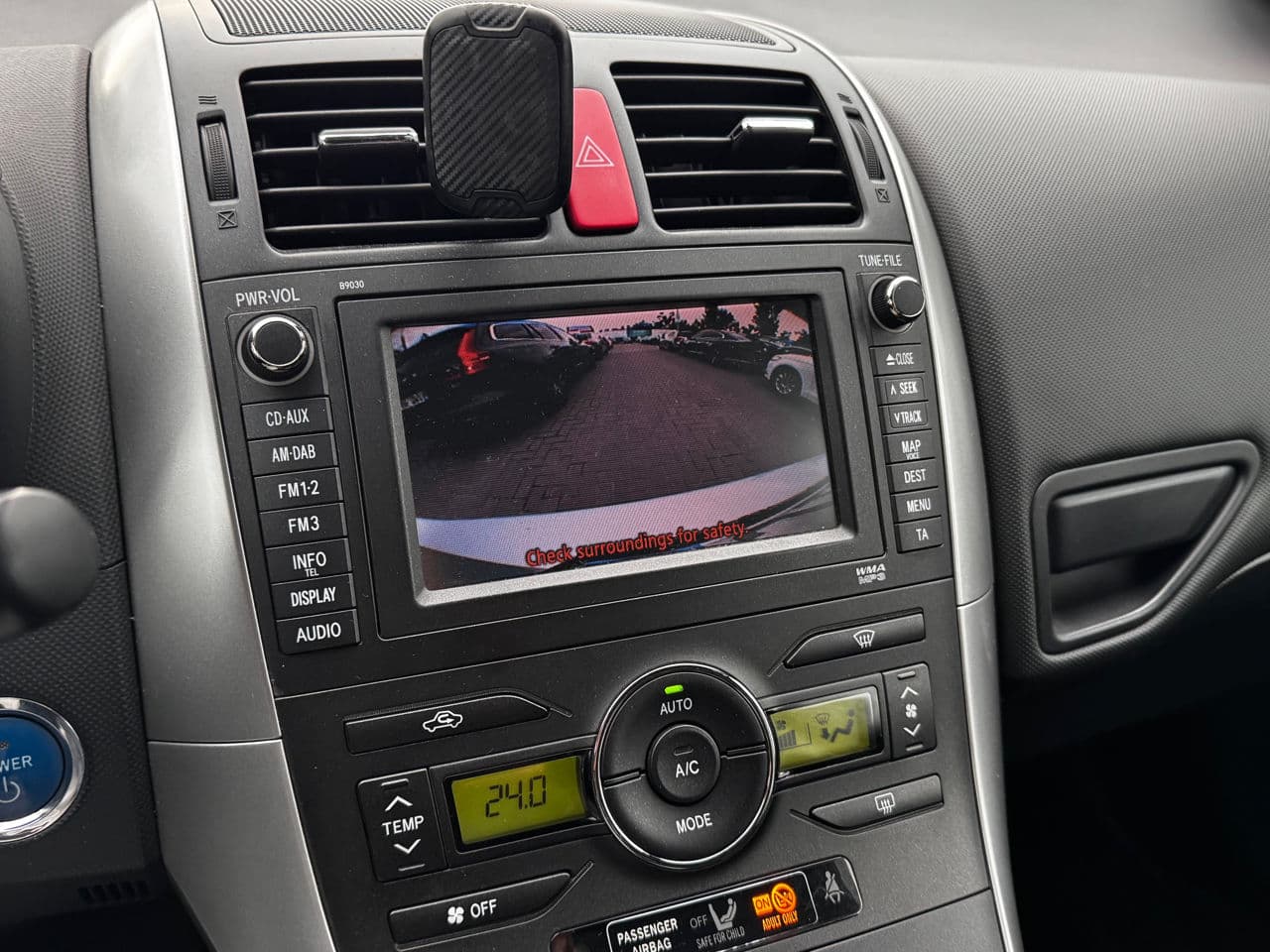 2010 Toyota Auris — Miniatură 12