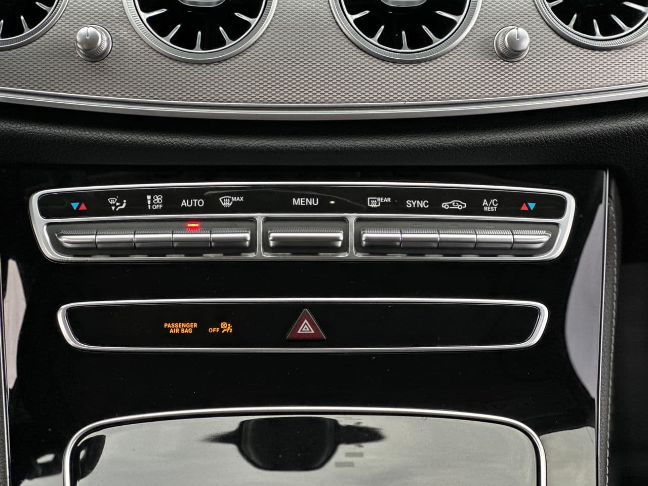 2019 Mercedes E 220 — Miniatură 11