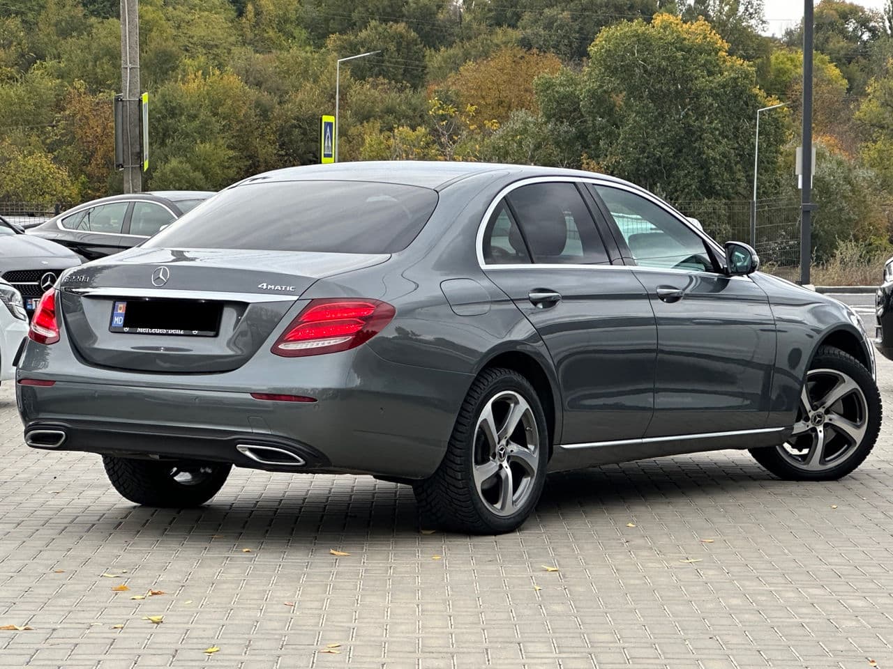 2019 Mercedes E 220 — Miniatură 3