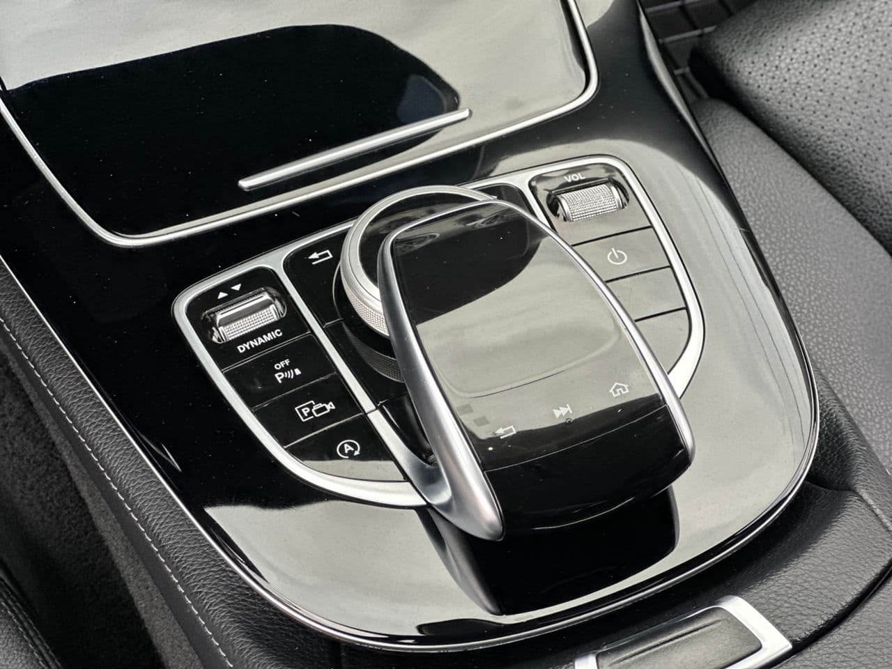 2019 Mercedes E 220 — Miniatură 12