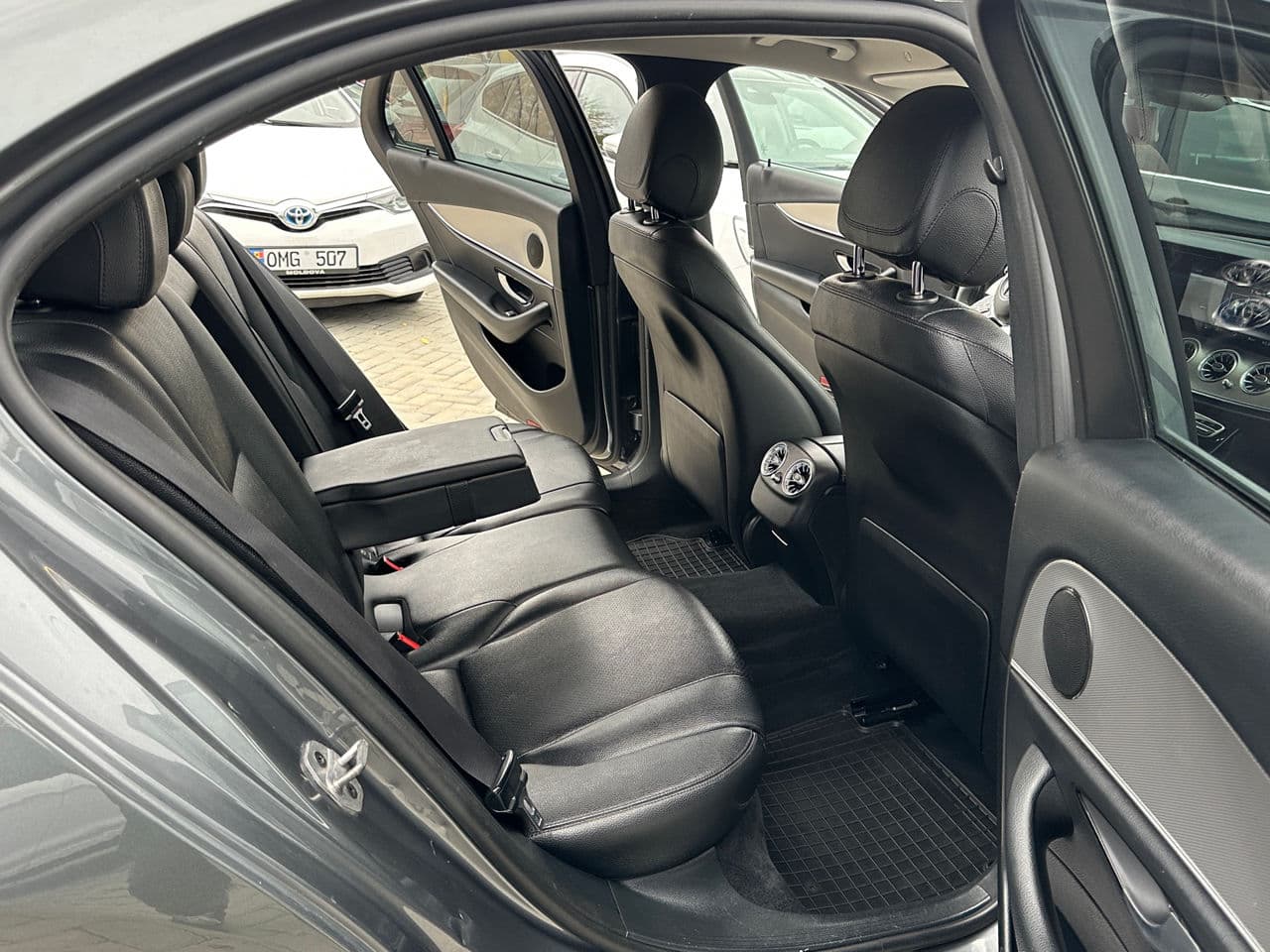 2019 Mercedes E 220 — Miniatură 14