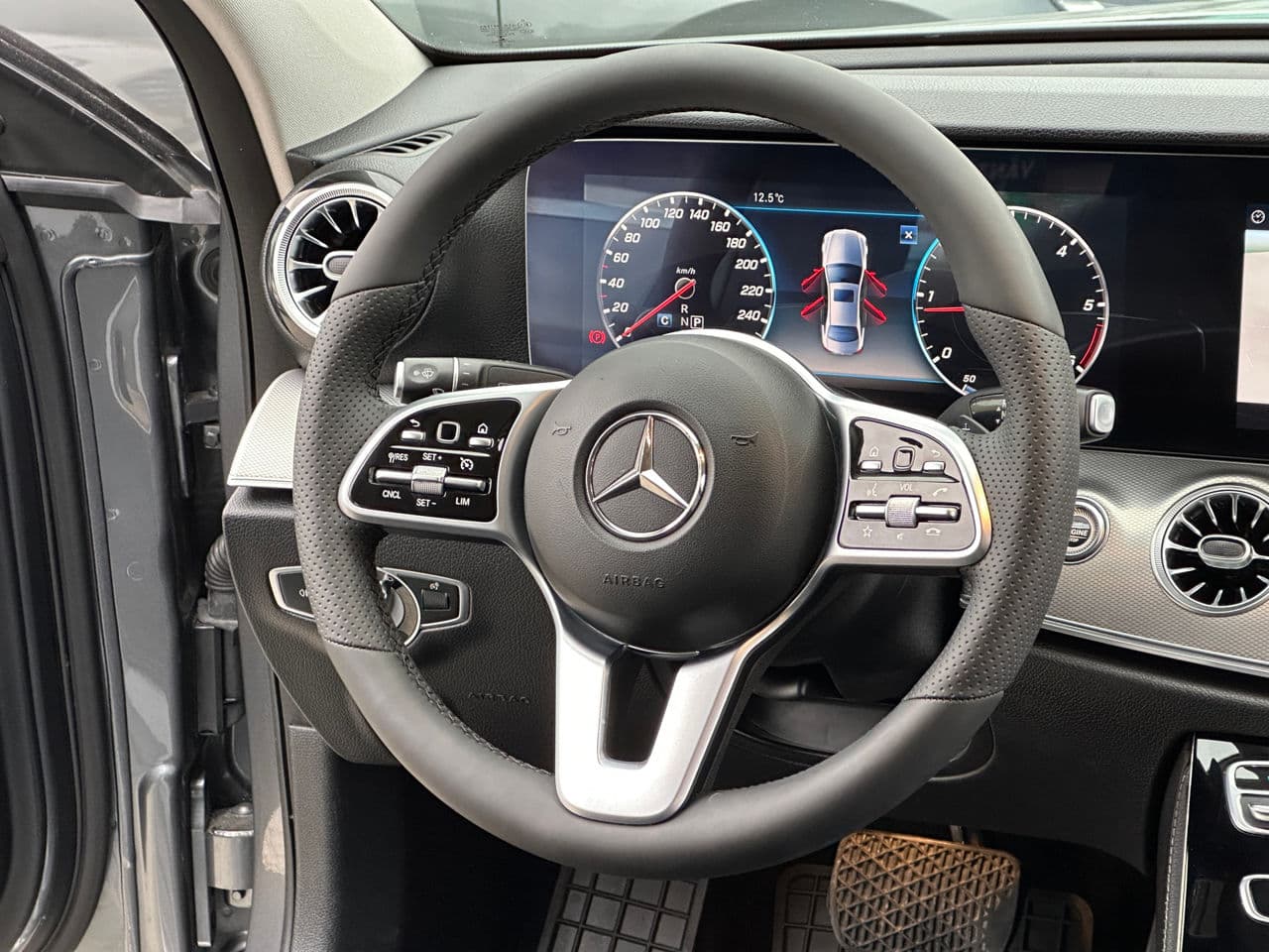 2019 Mercedes E 220 — Miniatură 7