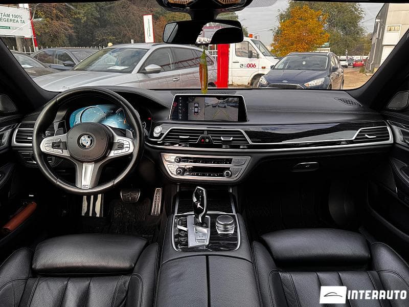 2017 BMW 740e — Miniatură 10