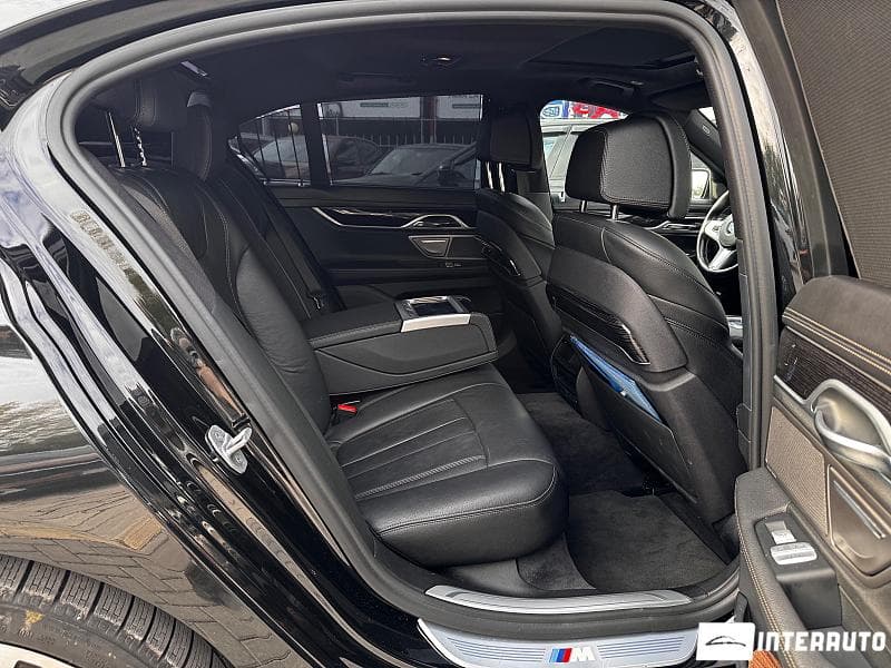 2017 BMW 740e — Miniatură 8
