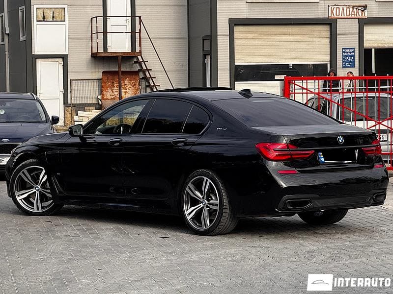 2017 BMW 740e — Miniatură 2