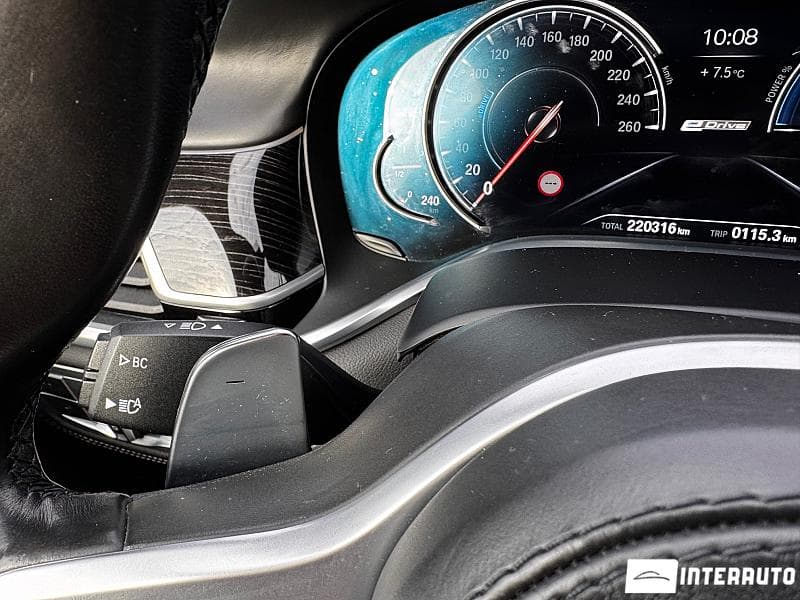 2017 BMW 740e — Miniatură 16