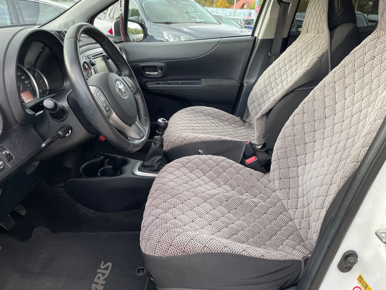Toyota Yaris 2012 — Миниатюра 5