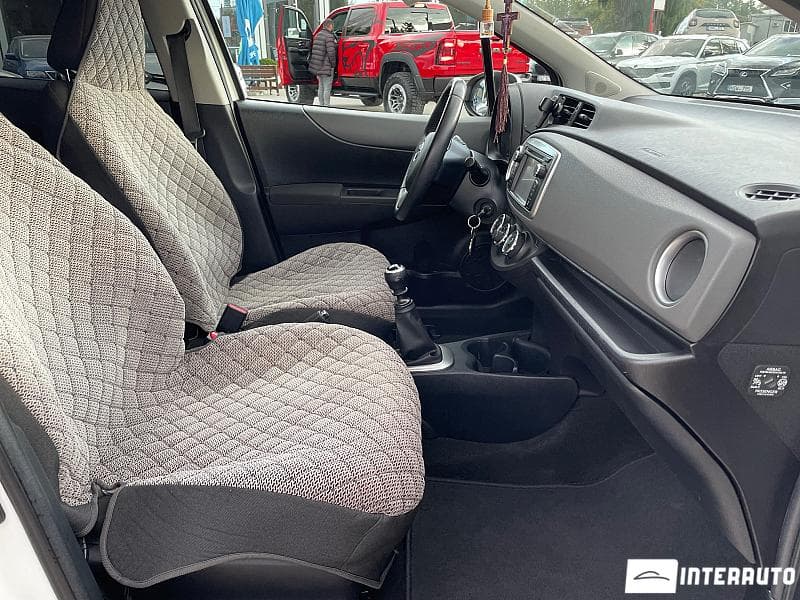 Toyota Yaris 2012 — Миниатюра 6