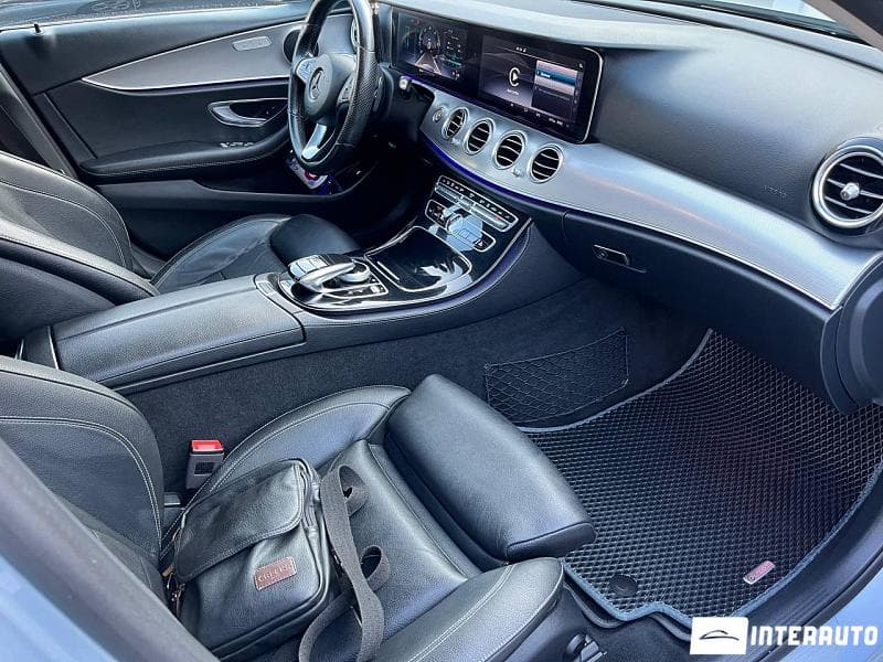 2017 Mercedes E 220 — Miniatură 7
