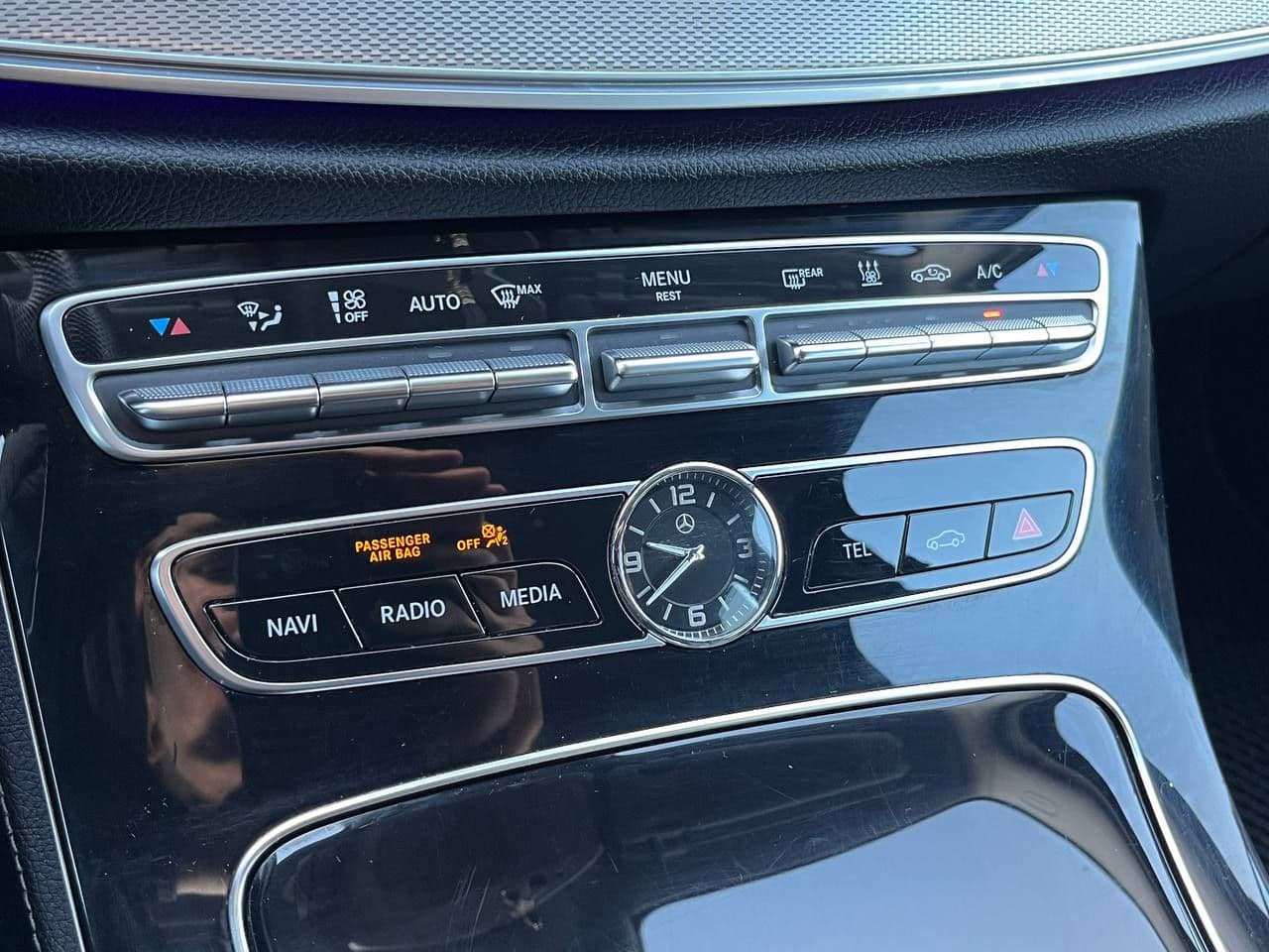 2017 Mercedes E 220 — Miniatură 13