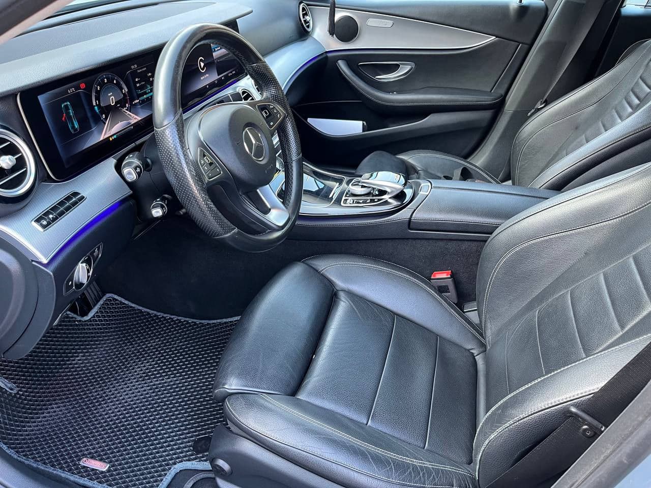 2017 Mercedes E 220 — Miniatură 6